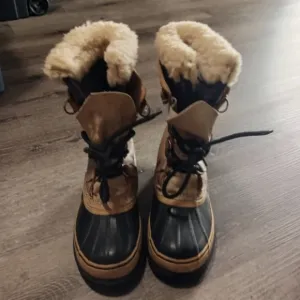 Sorel Caribou boots 9