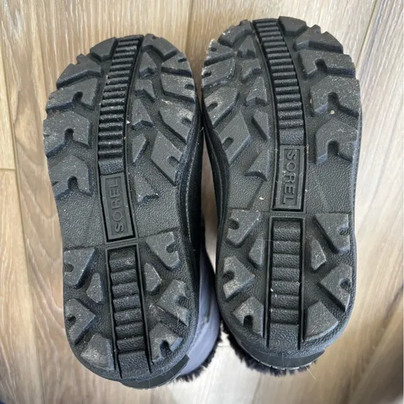 Sorel Grey Snow Commander Boots Boys Size 12