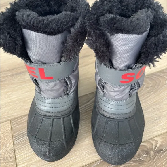 Sorel Grey Snow Commander Boots Boys Size 12