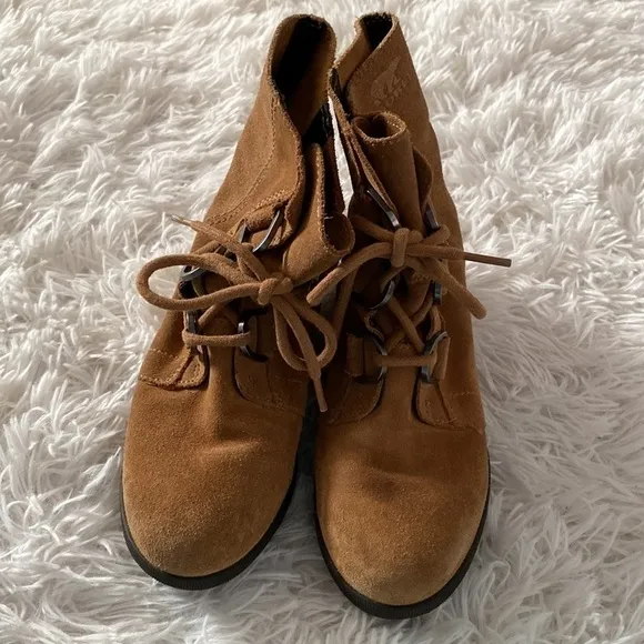 Sorel Joan of arc ll raw leather wedge boots