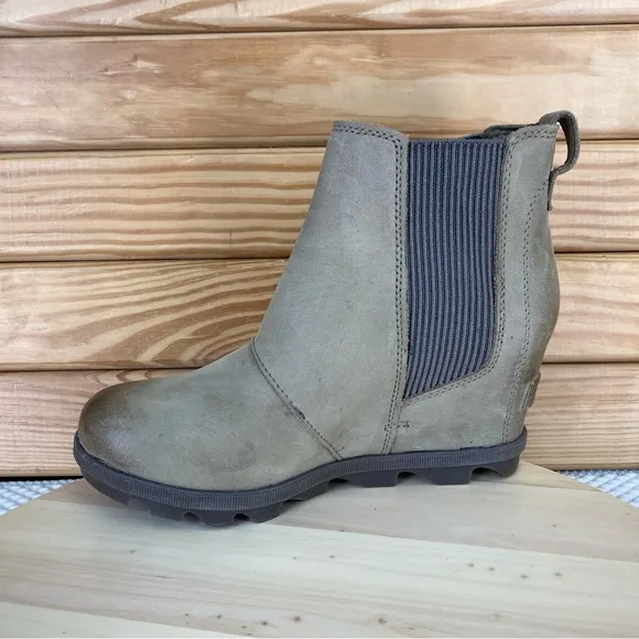 Sorel Joan Of Arctic Wedge Heel 7.5 US Taupe Chelsea Ankle Boots NL3022-240