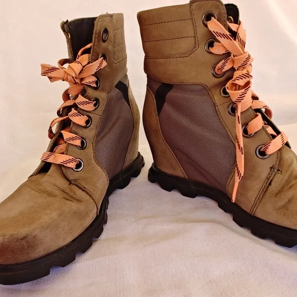 Sorel Joan of Arctic Wedge III Lexie Waterproof Leather Boots NL4365-052 Size 8