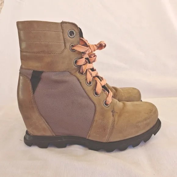 Sorel Joan of Arctic Wedge III Lexie Waterproof Leather Boots NL4365-052 Size 8