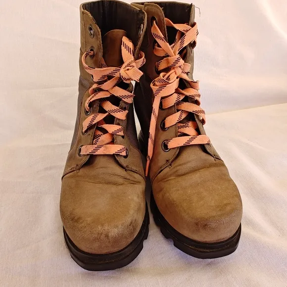 Sorel Joan of Arctic Wedge III Lexie Waterproof Leather Boots NL4365-052 Size 8