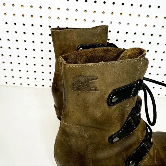 Sorel | Joan of Arctic Wedge Waterproof Winter Bootie in Distressed Tan Sz. 8