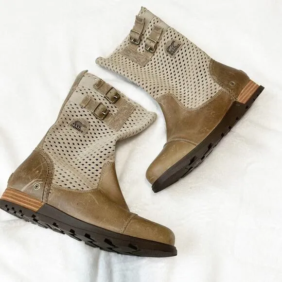 SOREL Major Pull-on Perforated Distressed leather boots Women's Size 7.5 taupe