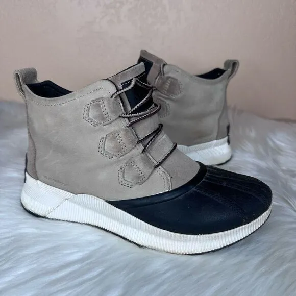 Sorel Out N About III Classic Water Proof Boot Size 9