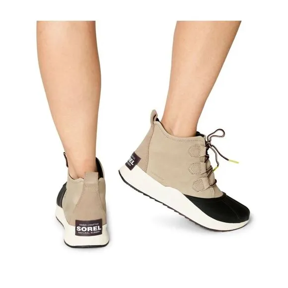 Sorel Out N About III Classic Water Proof Boot Size 9