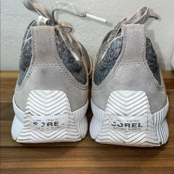 Sorel Out N About Plus Sneaker Athletic Activewear Waterproof  Tie Woman Sz 8