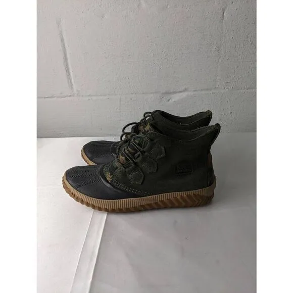 Sorel Out N About Plus Duck Ankle Boots Lace up Green / Camo  size 9.5