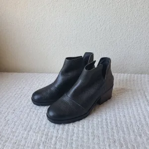 Sorel Pebbled Leather Ankle Boots Women's Size 8