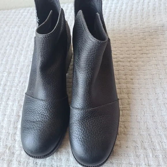 Sorel Pebbled Leather Ankle Boots Women's Size 8