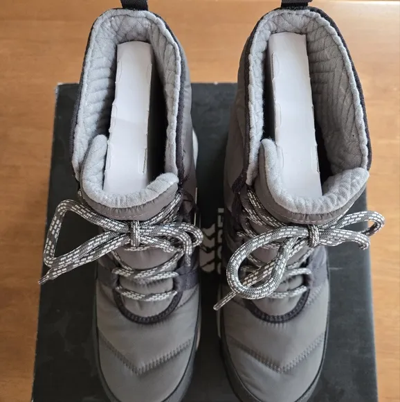 Sorel Whitney II short lace snow boots