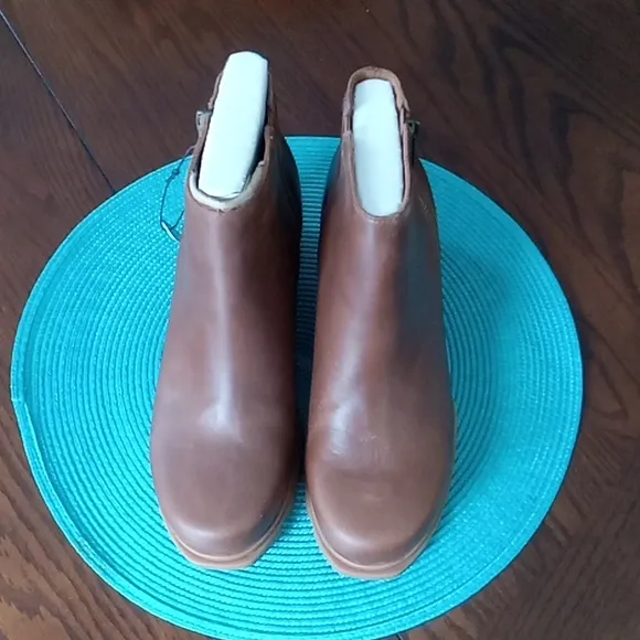 Sorel women's ankle boots-NEW