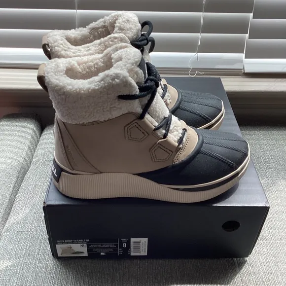 Sorel Women's Out N About IV Chillz Waterproof Booties, size 8