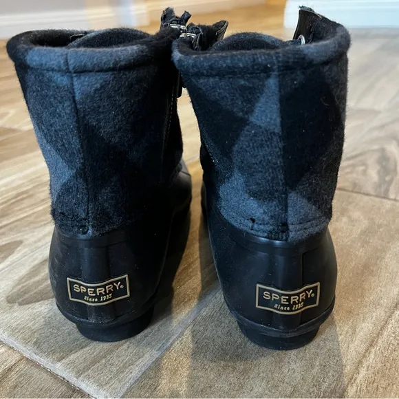 Sperry NWOB Saltwater Buffalo Check Duck BootWinter Duck Boots Lug Sole SIZE 6