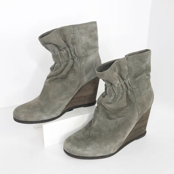 SPLENDID gray suede ankle boots