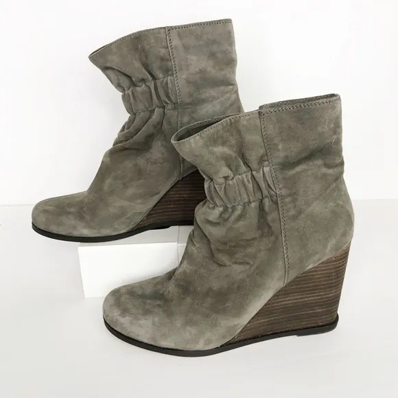 SPLENDID gray suede ankle boots