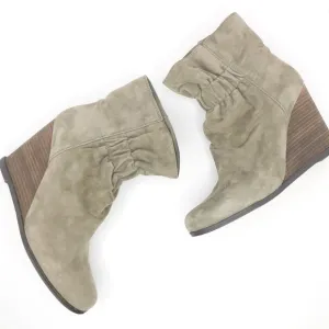 SPLENDID gray suede ankle boots