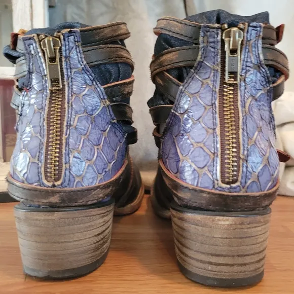 STAIR NAVY MULTI SZ 8 FREEBIRD BY STEVENLeather Ankle Boots with Straps &amp; Buckle