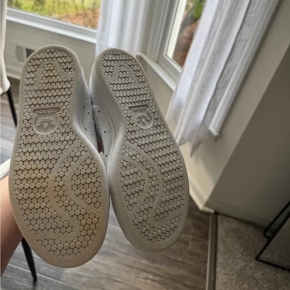 STAN SMITH SHOES Adidas White and Navy Sneakers 6