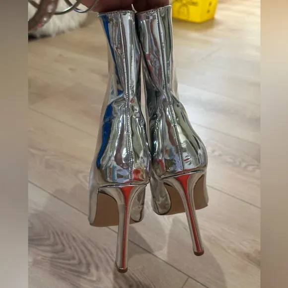 Steve Madden DILARA metallic Silver High Heel zip festival Coachella Ankle Boots