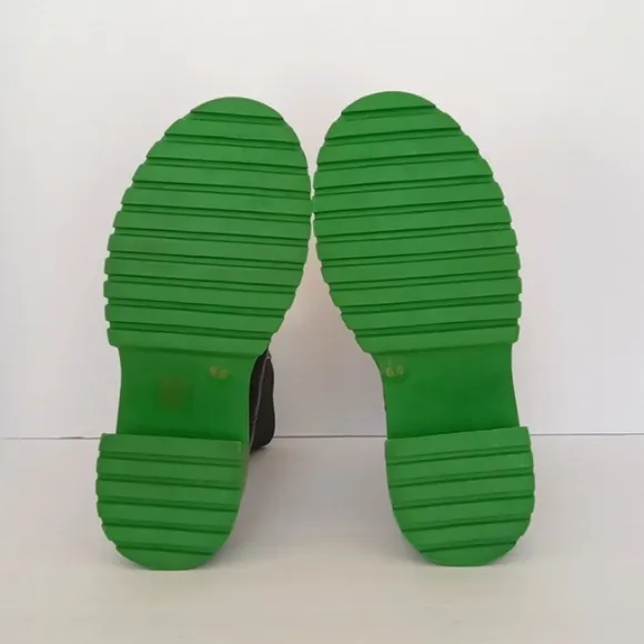 STEVE MADDEN Hesitant Black / Green All Weather Boots Women's Size 6