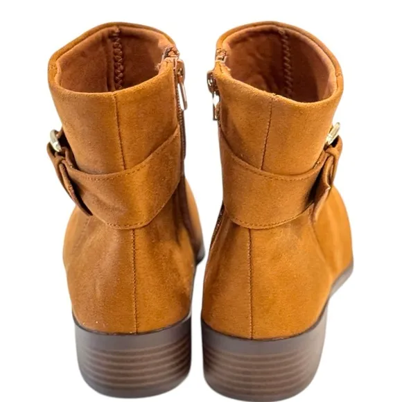 STEVE MADDEN Kids Cognac Bayville Zip Ankle Bootie | US 4