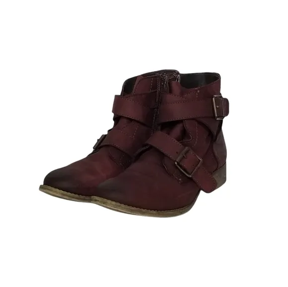 Steve Madden Teritory Burgundy Buckled Ankle Boots Womens Size 8