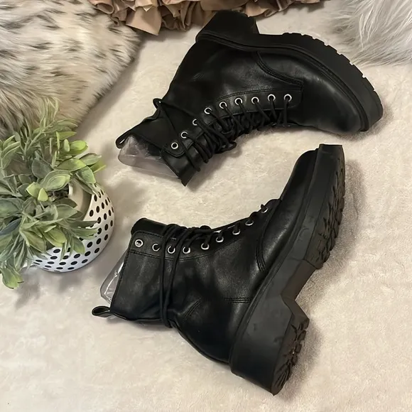 Steve Madden Tornado Black Leather Lace Up Combat Moto Combat Motorcycle Boots
