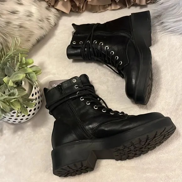 Steve Madden Tornado Black Leather Lace Up Combat Moto Combat Motorcycle Boots