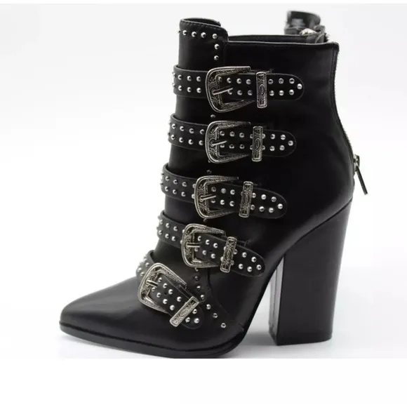 Steve Madden women’s 10 black leather COMET studded boots booties high heels