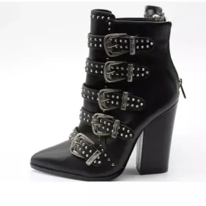 Steve Madden women’s 10 black leather COMET studded boots booties high heels