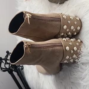 STUARD WEITZMAN BACARI PEAR STUD BLOCK HEEL ANKLE BOOTS SIZ 8