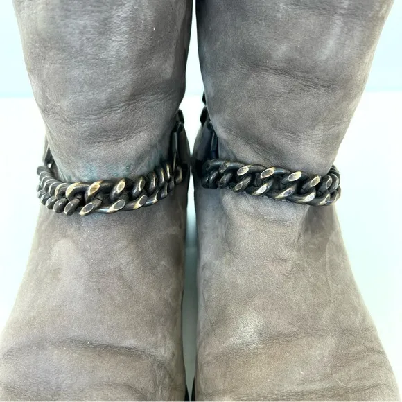 STUART WEITZMAN Citylink Taupe Suede Metal Link Chain Moto Biker Boots Sz 7.5 W