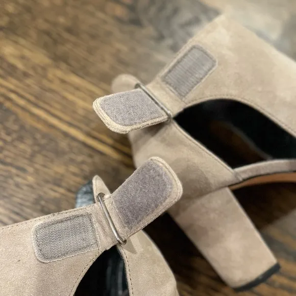 Stuart Weitzman Fossil Suede Opendoor heel