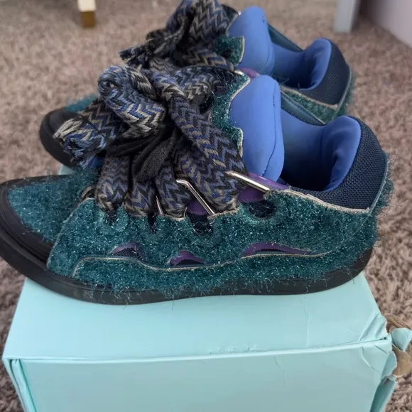 Stylish Kids Shoes with Textured Design