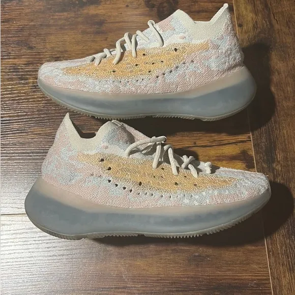 Stylish  Sneakers in Cream and Tan