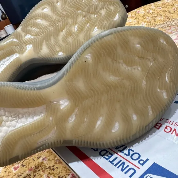 Stylish  Sneakers in Cream and Tan