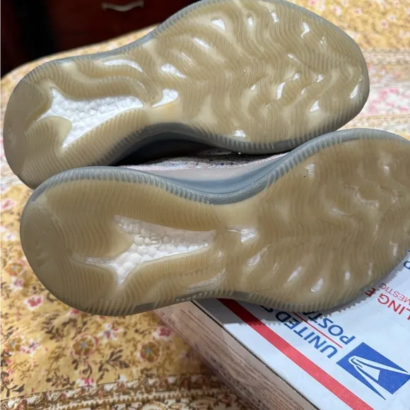 Stylish  Sneakers in Cream and Tan
