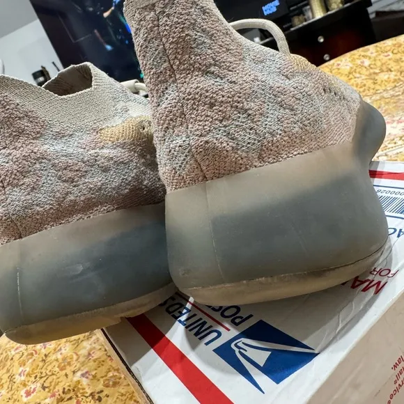 Stylish  Sneakers in Cream and Tan