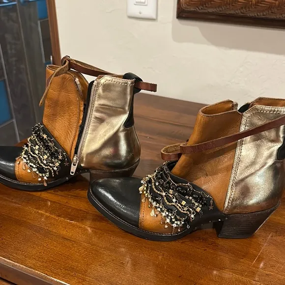 Stylish Women's Leather Ankle Boots - Black, Brown, and Silver