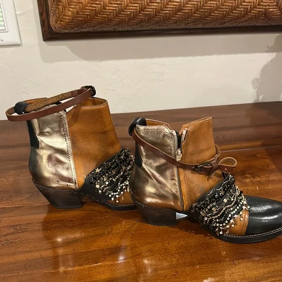 Stylish Women's Leather Ankle Boots - Black, Brown, and Silver