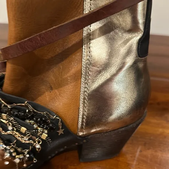 Stylish Women's Leather Ankle Boots - Black, Brown, and Silver