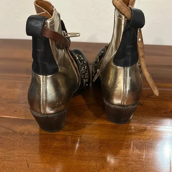 Stylish Women's Leather Ankle Boots - Black, Brown, and Silver