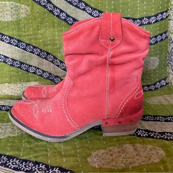 Sundance Etta Red Suede Slouchy Ankle Boots Size 37/ 6.5