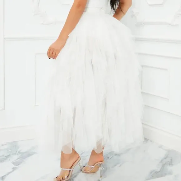 T length wedding dress. White feather tulle bridal gown
