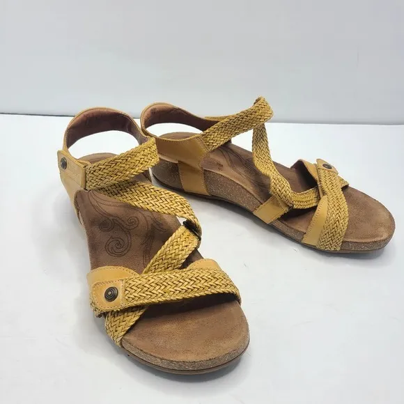 Taos Trulie‎ Adjustable Leather Upper Sandals Shoes Women's Size 10-10.5 EU 41