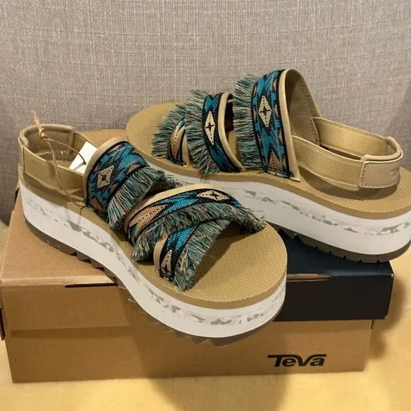 Teva platform sling back sandal💥size 7, size 8, size 9