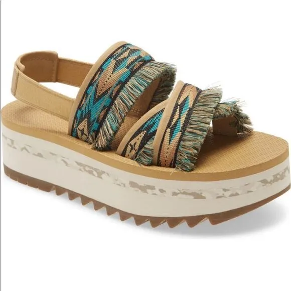 Teva platform sling back sandal💥size 7, size 8, size 9